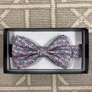 NWT Vineyard Vines Flying Flags Kids Bow tie (2 available)